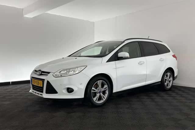 Ford Focus (2013) thumbnail 3