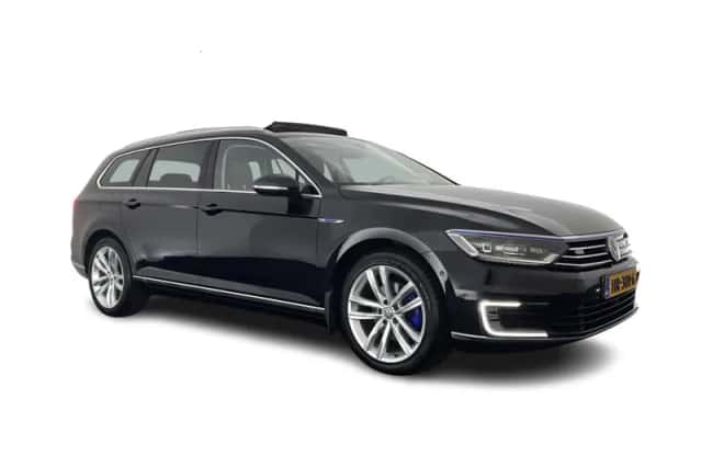 Volkswagen Passat (2015) thumbnail 1