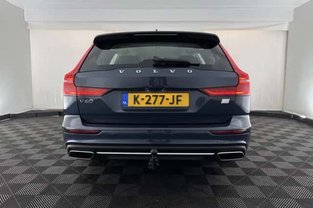 Volvo V60 (2021) thumbnail 6