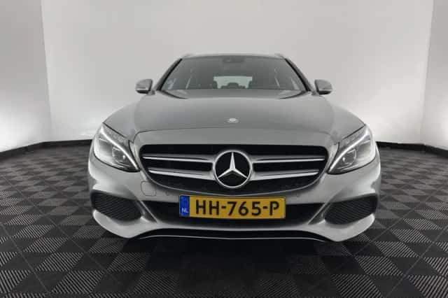 Mercedes-Benz C-Klasse (2015) thumbnail 3