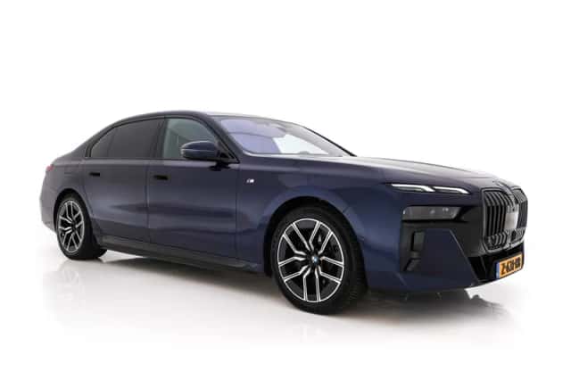 BMW i7 (2024) thumbnail 1