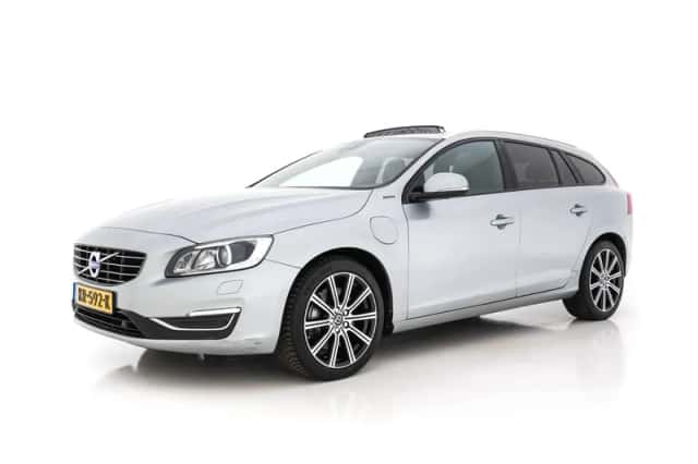 Volvo V60 (2016) thumbnail 3