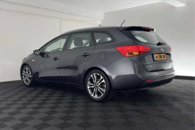 Kia Ceed (2015) thumbnail 5