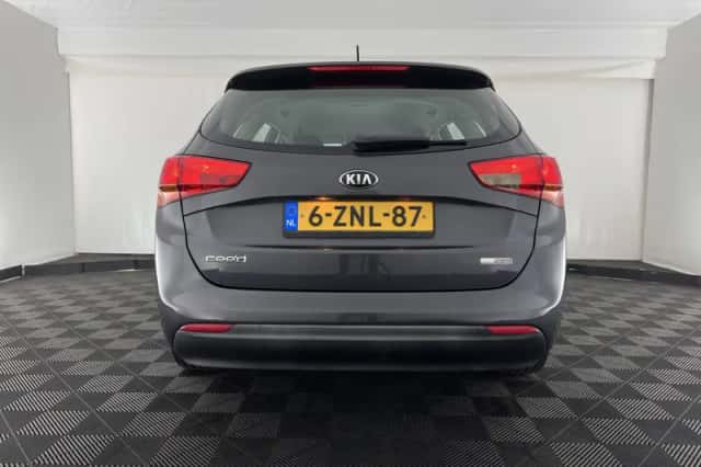 Kia Ceed (2015) thumbnail 6
