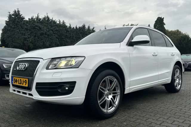 Audi Q5 (2010) thumbnail 3