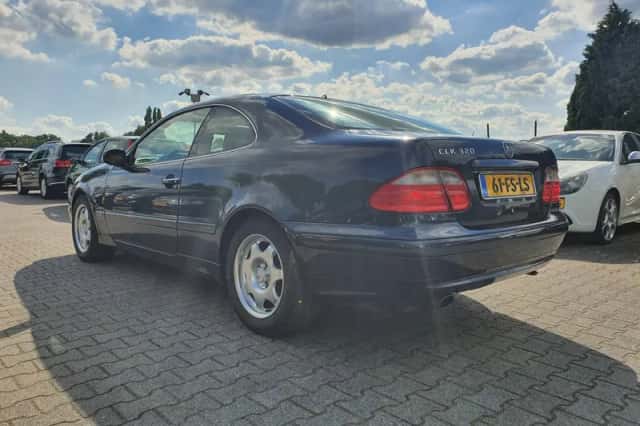 Mercedes-Benz CLK-Klasse (2000) thumbnail 4