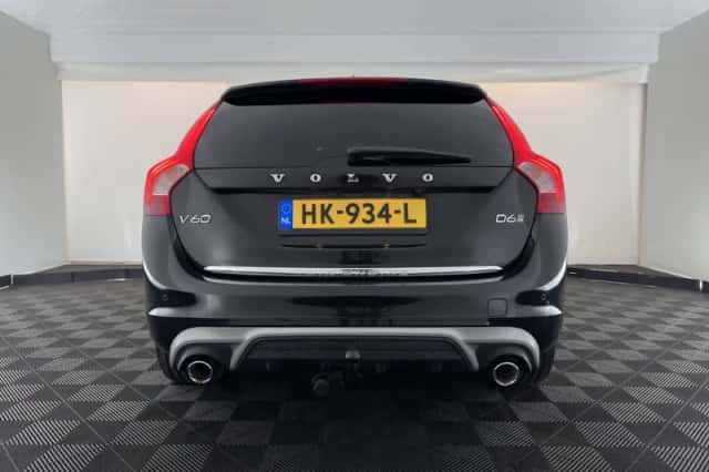 Volvo V60 (2015) thumbnail 5