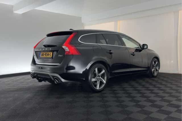 Volvo V60 (2015) thumbnail 6