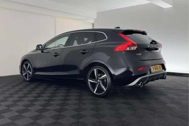 Volvo V40 (2014) thumbnail 5