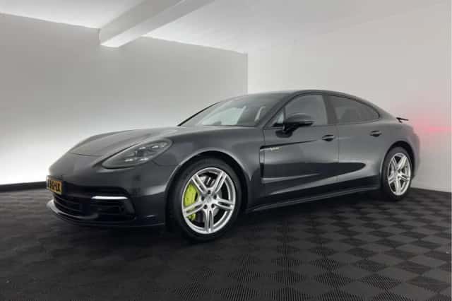 Porsche Panamera (2018) thumbnail 4