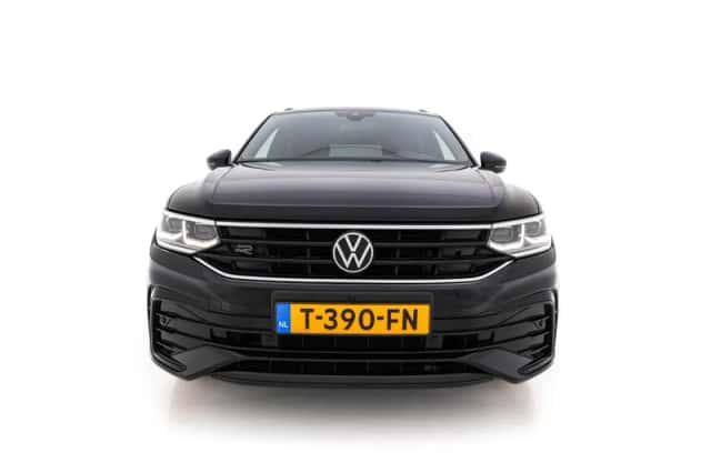 Volkswagen Tiguan (2023) thumbnail 3