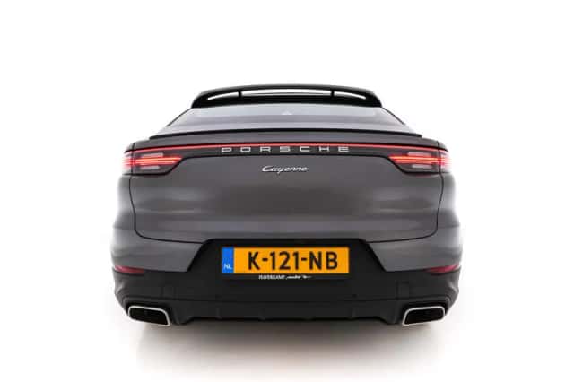 Porsche Cayenne (2021) thumbnail 6