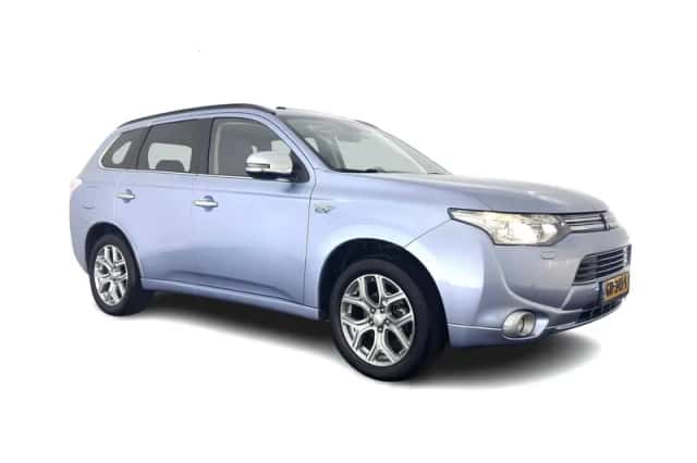 Mitsubishi Outlander (2015) thumbnail 1