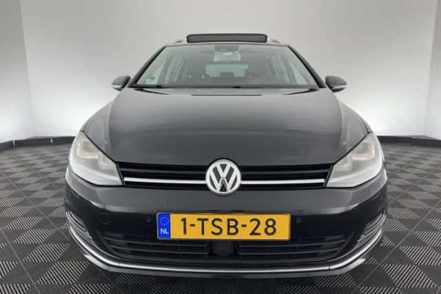 Volkswagen Golf (2014) thumbnail 3
