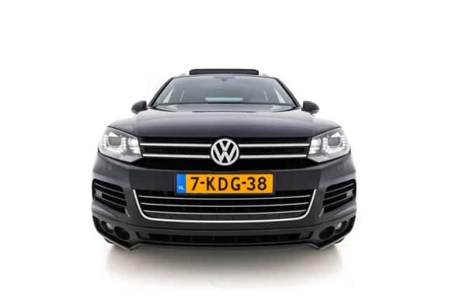 Volkswagen Touareg (2013) thumbnail 3