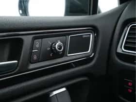 Volkswagen Touareg (2013) thumbnail 23