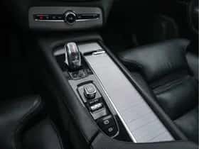 Volvo XC90 (2015) thumbnail 14