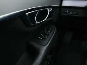 Volvo XC90 (2015) thumbnail 21