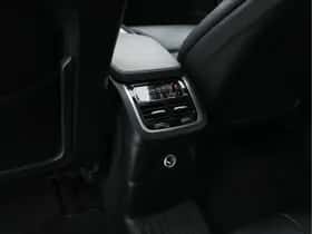 Volvo XC90 (2015) thumbnail 24