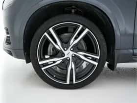 Volvo XC90 (2015) thumbnail 32