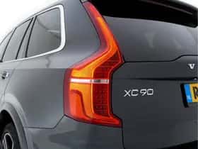 Volvo XC90 (2015) thumbnail 35