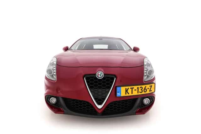 Alfa Romeo Giulietta (2016) thumbnail 3