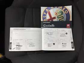 Alfa Romeo Giulietta (2016) thumbnail 25