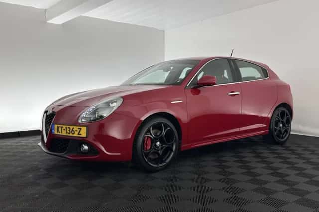 Alfa Romeo Giulietta (2016) thumbnail 4