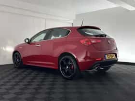 Alfa Romeo Giulietta (2016) thumbnail 5