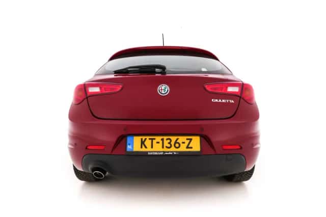 Alfa Romeo Giulietta (2016) thumbnail 6