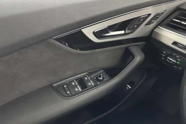 Audi Q7 (2016) thumbnail 22