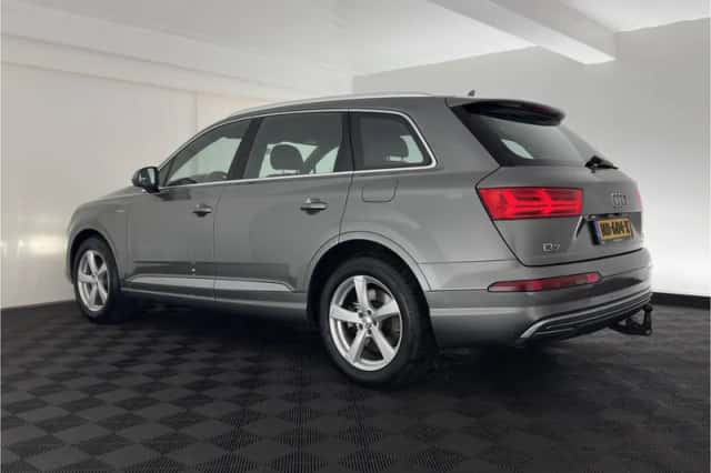 Audi Q7 (2016) thumbnail 5