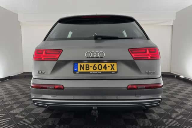 Audi Q7 (2016) thumbnail 6