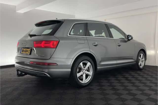 Audi Q7 (2016) thumbnail 7
