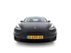 Tesla Model 3 (2020) thumbnail 3