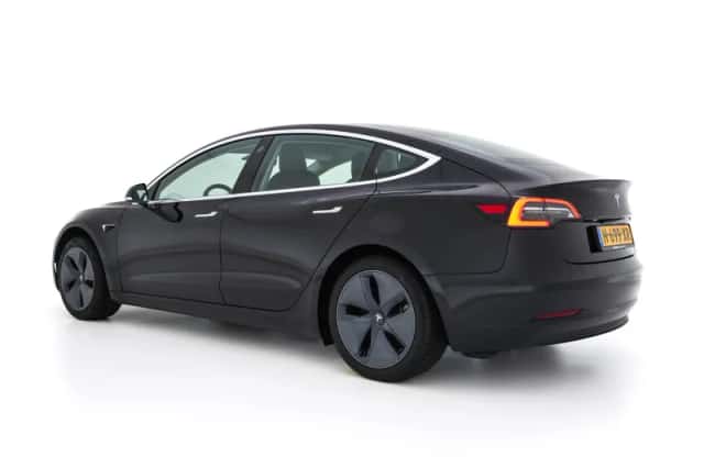 Tesla Model 3 (2020) thumbnail 5
