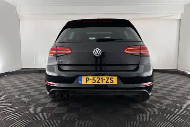 Volkswagen Golf (2018) thumbnail 6