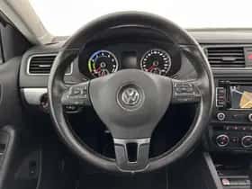 Volkswagen Jetta (2013) thumbnail 19
