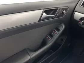 Volkswagen Jetta (2013) thumbnail 22