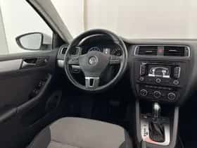 Volkswagen Jetta (2013) thumbnail 9