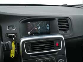 Volvo S60 (2015) thumbnail 15