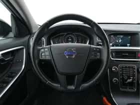 Volvo S60 (2015) thumbnail 16