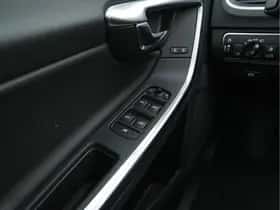 Volvo S60 (2015) thumbnail 18