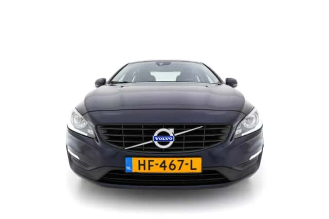 Volvo S60 (2015) thumbnail 3
