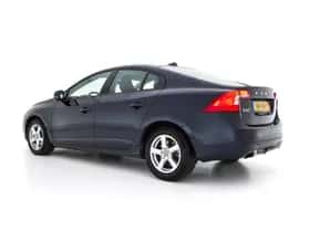 Volvo S60 (2015) thumbnail 5