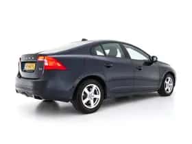 Volvo S60 (2015) thumbnail 7