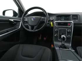 Volvo S60 (2015) thumbnail 8