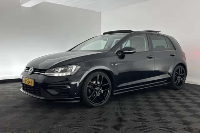 Volkswagen Golf (2017) thumbnail 4