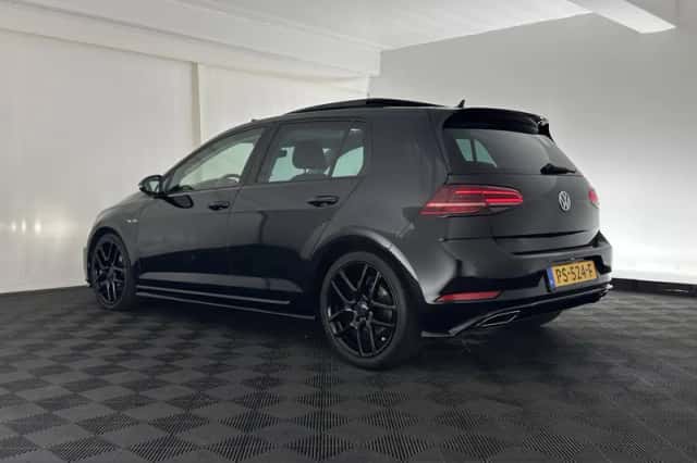 Volkswagen Golf (2017) thumbnail 5