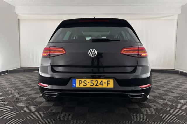 Volkswagen Golf (2017) thumbnail 6